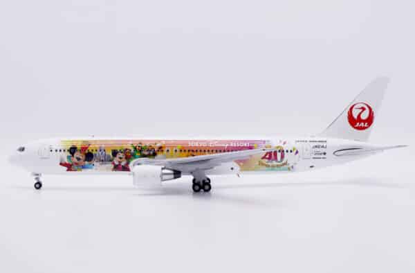JC Wings 1:200 JAL Japan Airlines Boeing B767-300(ER) "Disney Dream-Go-Round" JA614J (SA2050)