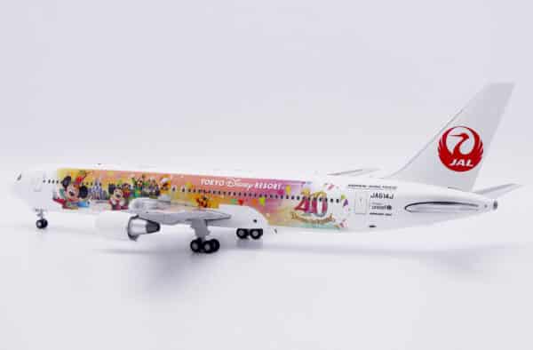 JC Wings 1:200 JAL Japan Airlines Boeing B767-300(ER) "Disney Dream-Go-Round" JA614J (SA2050) - Image 6