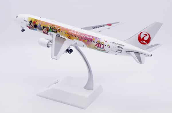 JC Wings 1:200 JAL Japan Airlines Boeing B767-300(ER) "Disney Dream-Go-Round" JA614J (SA2050) - Image 13