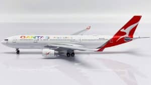 JC Wings 1:400 Qantas Airways Airbus A330-200 "Pride Is In The Air" VH-EBL (SA4023)