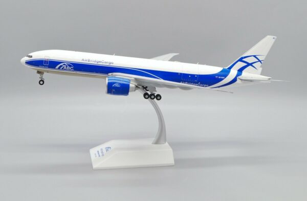 JC Wings 1:200 AirBridgeCargo Boeing B777-F "Flaps Up" VQ-BAO (XX20054) - Image 3