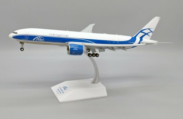 JC Wings 1:200 AirBridgeCargo Boeing B777-F "Flaps Down" VQ-BAO (XX20054A) - Image 3
