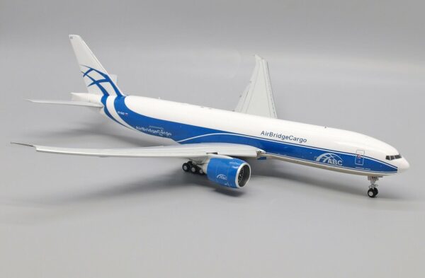 JC Wings 1:200 AirBridgeCargo Boeing B777-F "Flaps Down" VQ-BAO (XX20054A) - Image 4