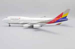 JC Wings 1:200 Asiana Airlines Boeing B747-400M HL7421 (XX20124)