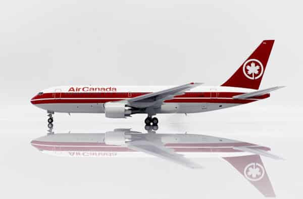 JC Wings 1:200 Air Canada Boeing B767-200(ER) C-GDSS (XX20194)