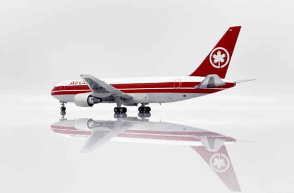 JC Wings 1:200 Air Canada Boeing B767-200(ER) C-GDSS (XX20194) - Image 5