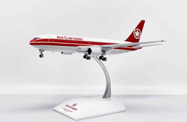 JC Wings 1:200 Air Canada Boeing B767-200(ER) C-GDSS (XX20194) - Image 9