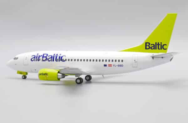 JC Wings 1:200 Air Baltic Boeing B737-500 YL-BBD (XX20239) - Image 9