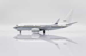 JC Wings 1:200 United States Navy (USN) Boeing C-40A Clipper (B737-700) "Flaps Up" 165835 (XX20278)
