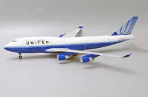 JC Wings 1:200 United Airlines Boeing B747-400 "Flaps Up" N104UA (XX2266)