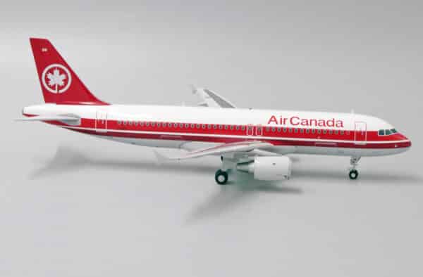 JC Wings 1:200 Air Canada Airbus A320-200 C-FGYL (XX2299) - Image 2