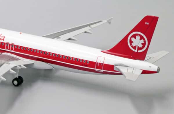 JC Wings 1:200 Air Canada Airbus A320-200 C-FGYL (XX2299) - Image 6
