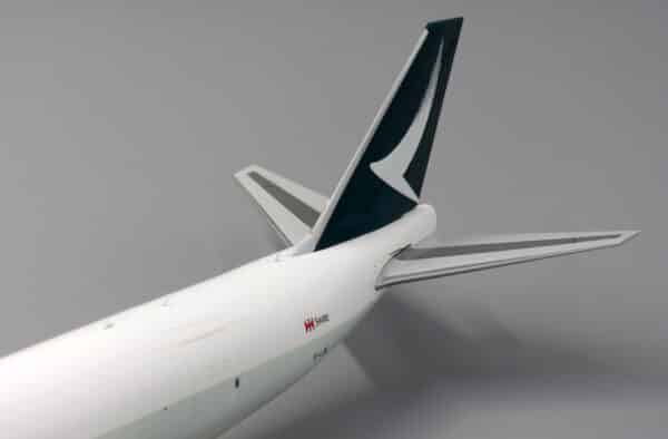 JC Wings 1:200 Cathay Pacific Cargo Boeing B747-8F B-LJN (XX2413) - Image 9