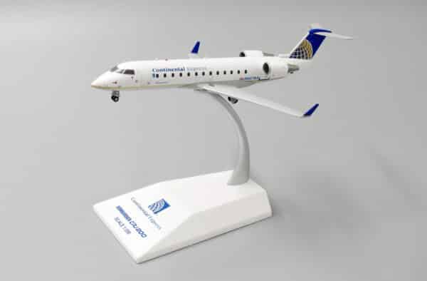 JC Wings 1:200 Continental Express (Chautauqua Airlines) Bombardier CRJ-200ER N667BR (XX2653)