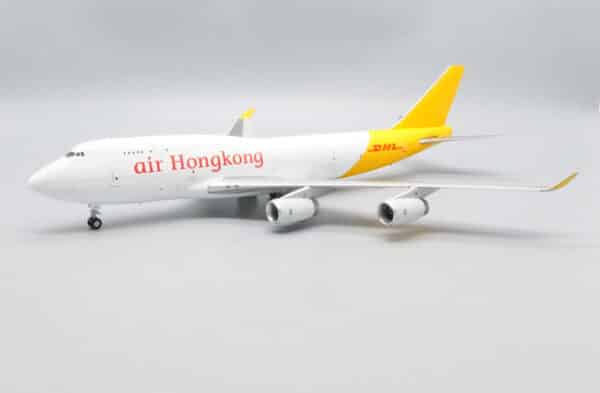JC Wings 1:200 Air Hong Kong (DHL) Boeing B747-400(BCF) B-HOU (XX2714) - Image 6
