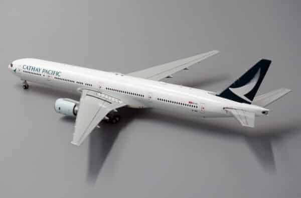 JC Wings 1:400 Cathay Pacific Boeing B777-300 B-HNI (XX4092) - Image 5