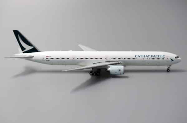 JC Wings 1:400 Cathay Pacific Boeing B777-300 B-HNI (XX4092) - Image 7