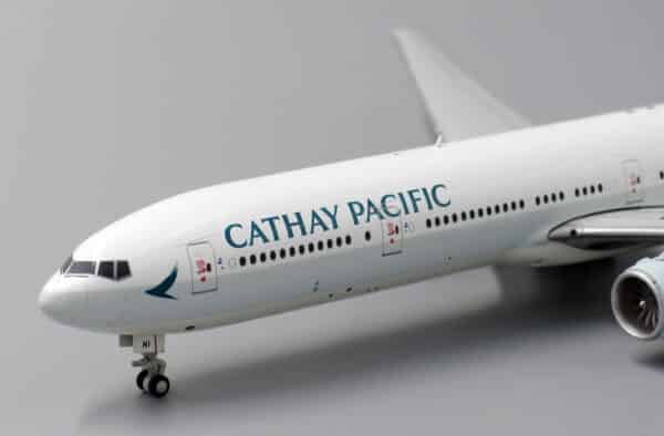 JC Wings 1:400 Cathay Pacific Boeing B777-300 B-HNI (XX4092) - Image 8