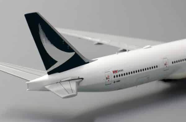 JC Wings 1:400 Cathay Pacific Boeing B777-300 B-HNI (XX4092) - Image 9