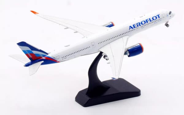 Aviation 400 1:400 Aeroflot - Russian Airlines Airbus A350-900 XWB RA-73154 (AV4255) - Image 3