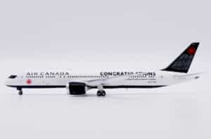 JC Wings 1:400 Air Canada Boeing B787-9 Dreamliner "Congratulations - Flaps Up" C-FVNB (XX40239)