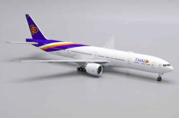JC Wings 1:400 Thai Airways Boeing B777-300(ER) "Theparat - Flaps Up" HS-TTB (XX4900) - Image 3