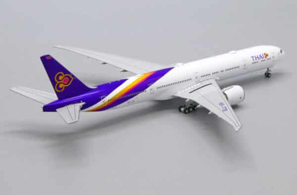 JC Wings 1:400 Thai Airways Boeing B777-300(ER) "Theparat - Flaps Up" HS-TTB (XX4900) - Image 6