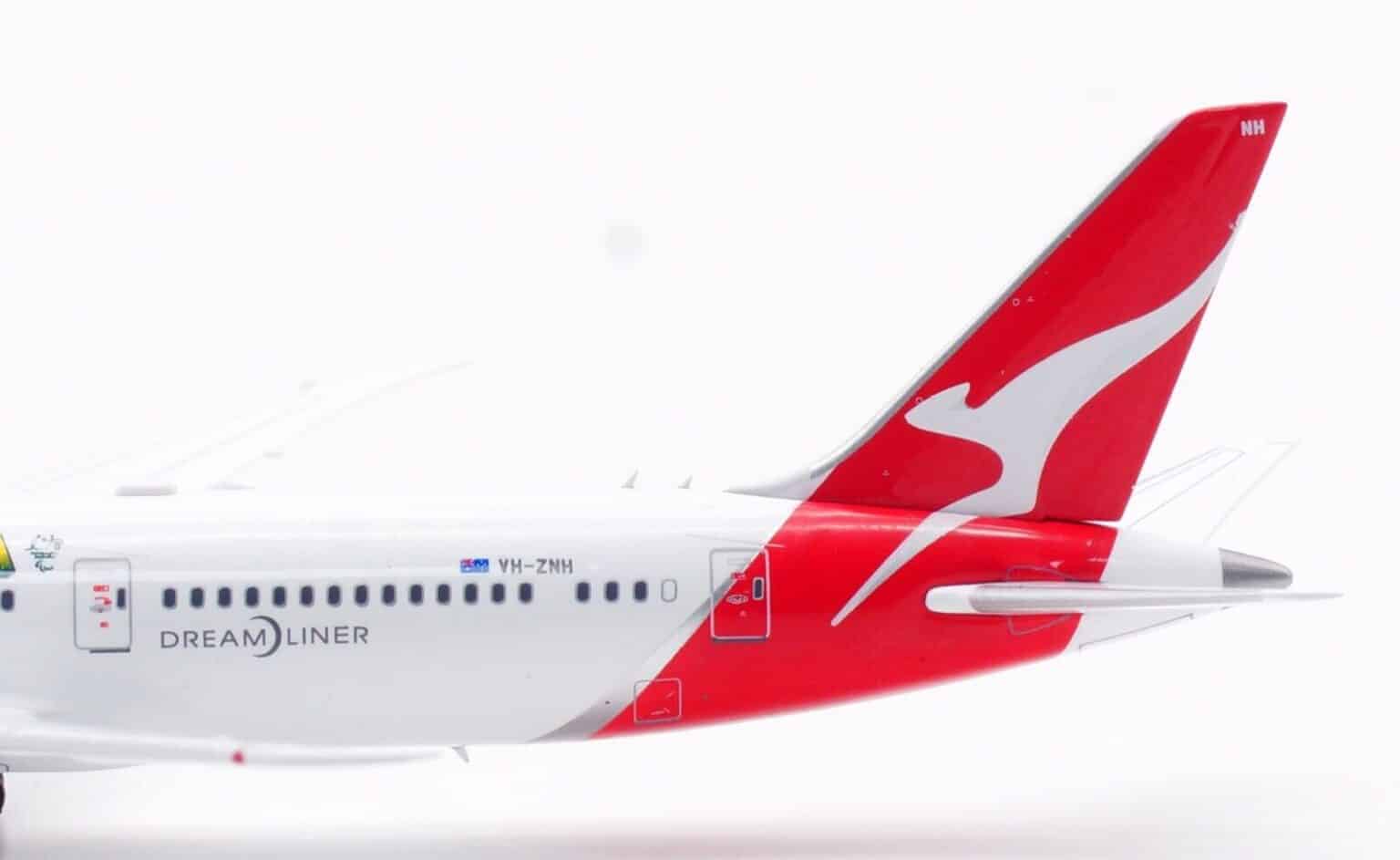 Aviation 400 1:400 Qantas Airways Boeing B787-9 Dreamliner 