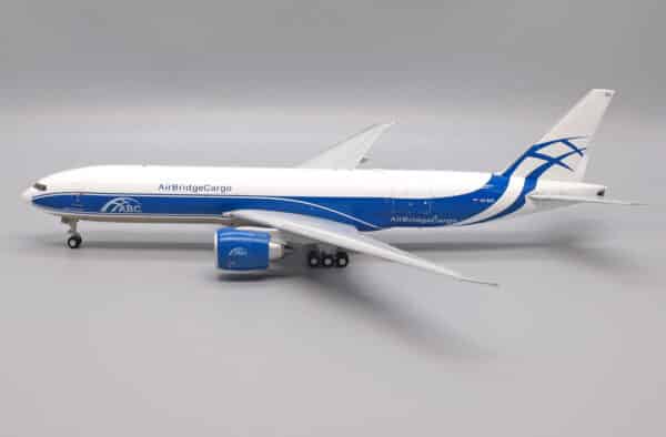 JC Wings Interactive Series 1:200 AirBridgeCargo Boeing B777-F VQ-BAO (XX20054C)