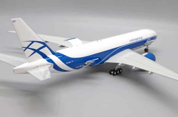 JC Wings Interactive Series 1:200 AirBridgeCargo Boeing B777-F VQ-BAO (XX20054C) - Image 11