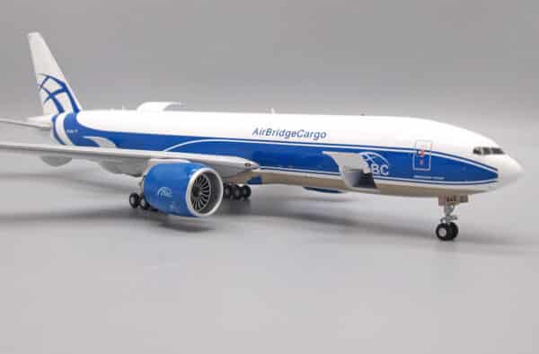JC Wings Interactive Series 1:200 AirBridgeCargo Boeing B777-F VQ-BAO (XX20054C) - Image 12