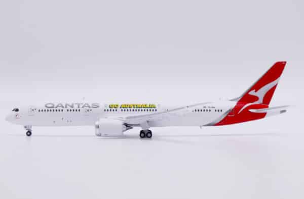JC Wings 1:400 Qantas Airways Boeing B787-9 Dreamliner "Go Australia - Flaps Down" VH-ZNH (XX40317A)
