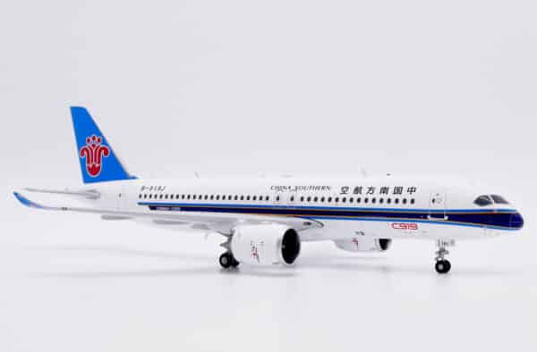 JC Wings 1:200 China Southern Airlines COMAC C919-100 B-919J (XX20530) - Image 4