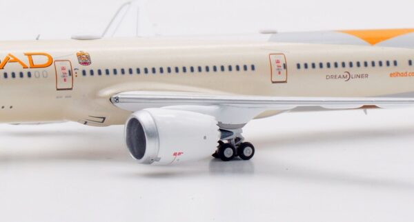 Aviation 400 1:400 Etihad Airways Boeing B787-10 Dreamliner A6-BMI (AV4231) - Image 6