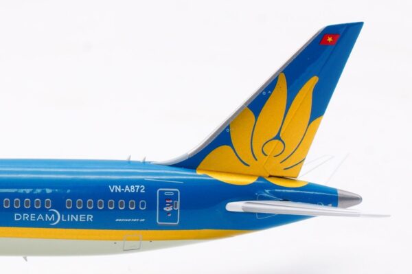 Aviation 400 1:400 Vietnam Airlines Boeing B787-10 Dreamliner VN-A872 (AV4233) - Image 7