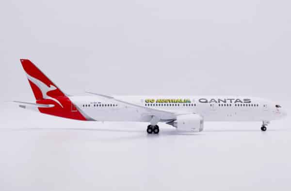 JC Wings 1:200 Qantas Airways Boeing B787-9 Dreamliner "Go Australia - Flaps Down" VH-ZNH (XX20568A) - Image 2