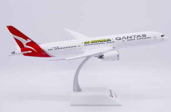 JC Wings 1:200 Qantas Airways Boeing B787-9 Dreamliner "Go Australia - Flaps Down" VH-ZNH (XX20568A) - Image 7