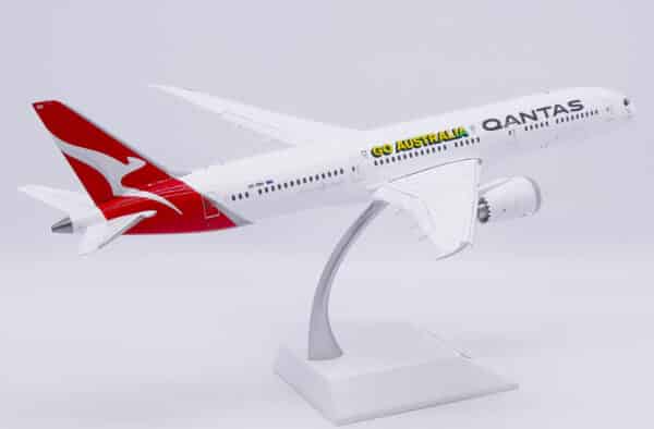JC Wings 1:200 Qantas Airways Boeing B787-9 Dreamliner "Go Australia - Flaps Down" VH-ZNH (XX20568A) - Image 11