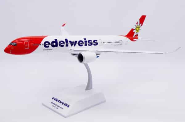 JC Wings 1:200 Edelweiss Air Airbus A350-900 XWB "Piz Bernina - Flaps Down" HB-IHF (XX20569A) - Image 9