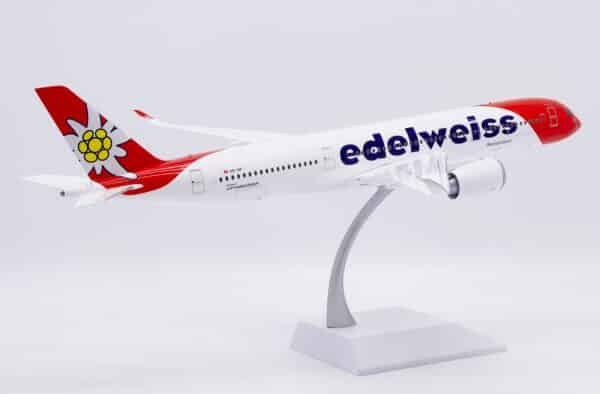 JC Wings 1:200 Edelweiss Air Airbus A350-900 XWB "Piz Bernina - Flaps Up" HB-IHF (XX20569) - Image 11