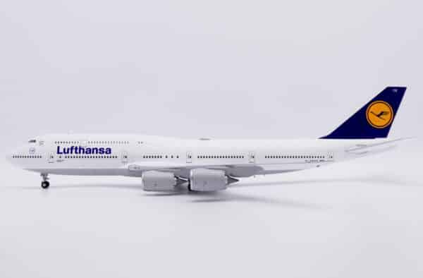 JC Wings 1:200 Lufthansa Boeing B747-8i "Bremen" D-ABYR (EW2748003)