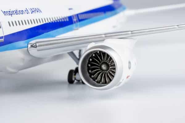 NG Models 1:400 ANA All Nippon Airways Boeing B787-10 Dreamliner JA981A (NG56029) - Image 7