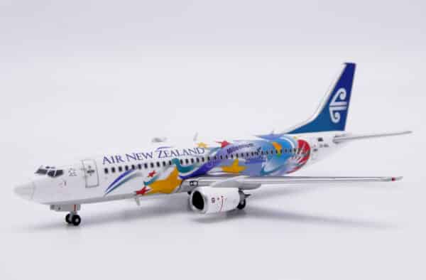 JC Wings 1:400 Air New Zealand Boeing B737-300 "Millenium – America’s Cup" ZK-NGA (XX4969) - Image 3