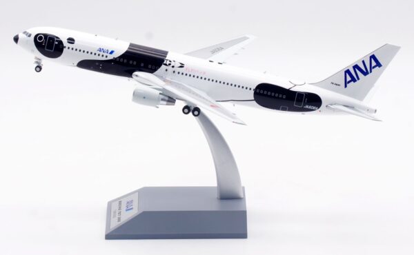 InFlight 200 1:200 ANA All Nippon Airways Boeing B767-300(ER) "Fly! Panda" JA606A (B-763-ANA-606) - Image 2