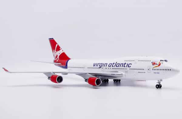 JC Wings 1:200 Virgin Atlantic Boeing B747-400 "Tinker Belle - Flaps Up" G-VBIG (XX20459) - Image 4
