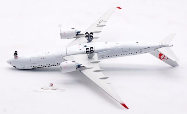 Aviation 400 1:400 JAL Japan Airlines Airbus A350-900 XWB JA16XJ (AV4281) - Image 15