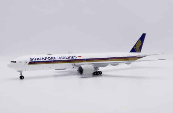 JC Wings Advanced 1:200 Singapore Airlines Boeing B777-300(ER) "Flaps Up" 9V-SWZ (EW277W010E) - Image 6