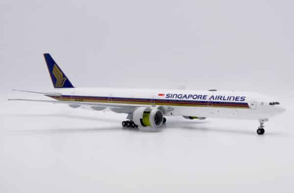 JC Wings Advanced 1:200 Singapore Airlines Boeing B777-300(ER) "Flaps Up" 9V-SWZ (EW277W010E) - Image 7