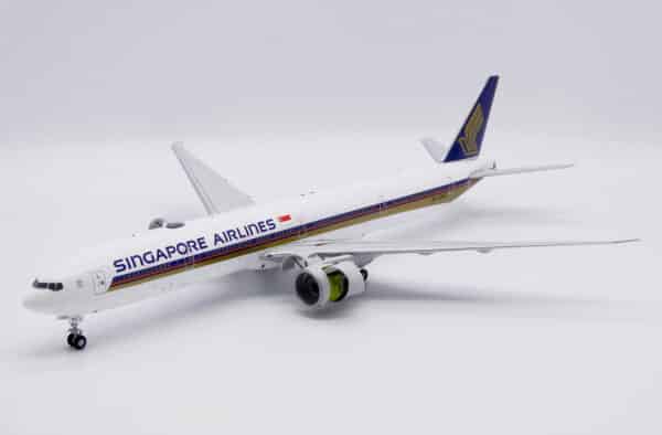 JC Wings Advanced 1:200 Singapore Airlines Boeing B777-300(ER) "Flaps Up" 9V-SWZ (EW277W010E) - Image 9