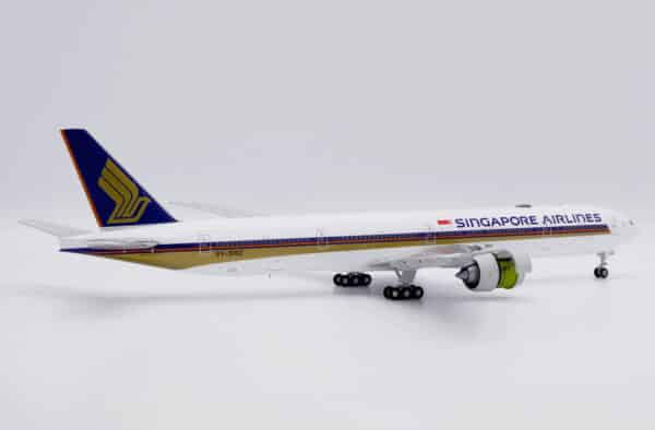 JC Wings Advanced 1:200 Singapore Airlines Boeing B777-300(ER) "Flaps Up" 9V-SWZ (EW277W010E) - Image 12